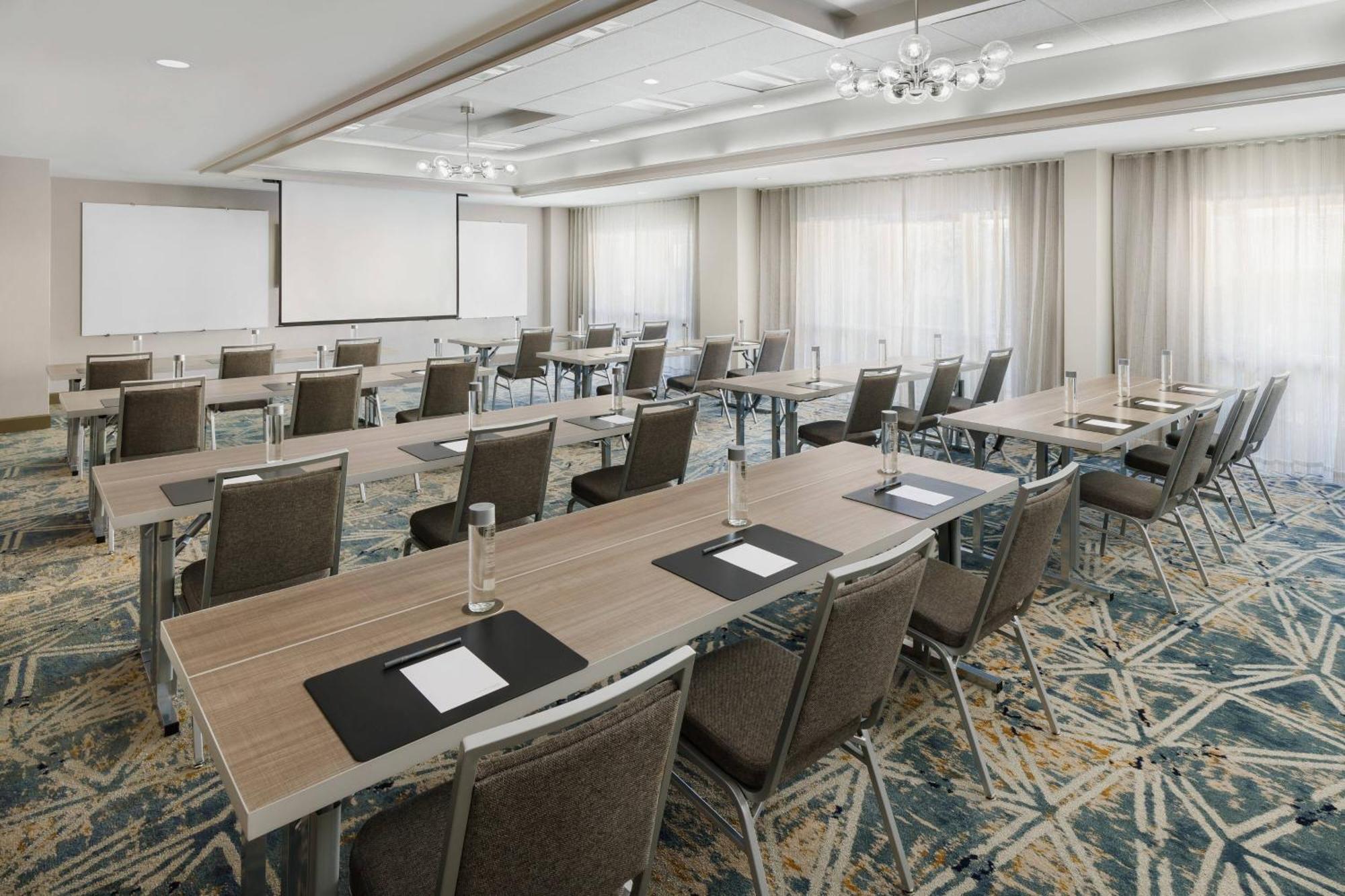 Courtyard By Marriott Orlando Downtown Hotel Екстериор снимка