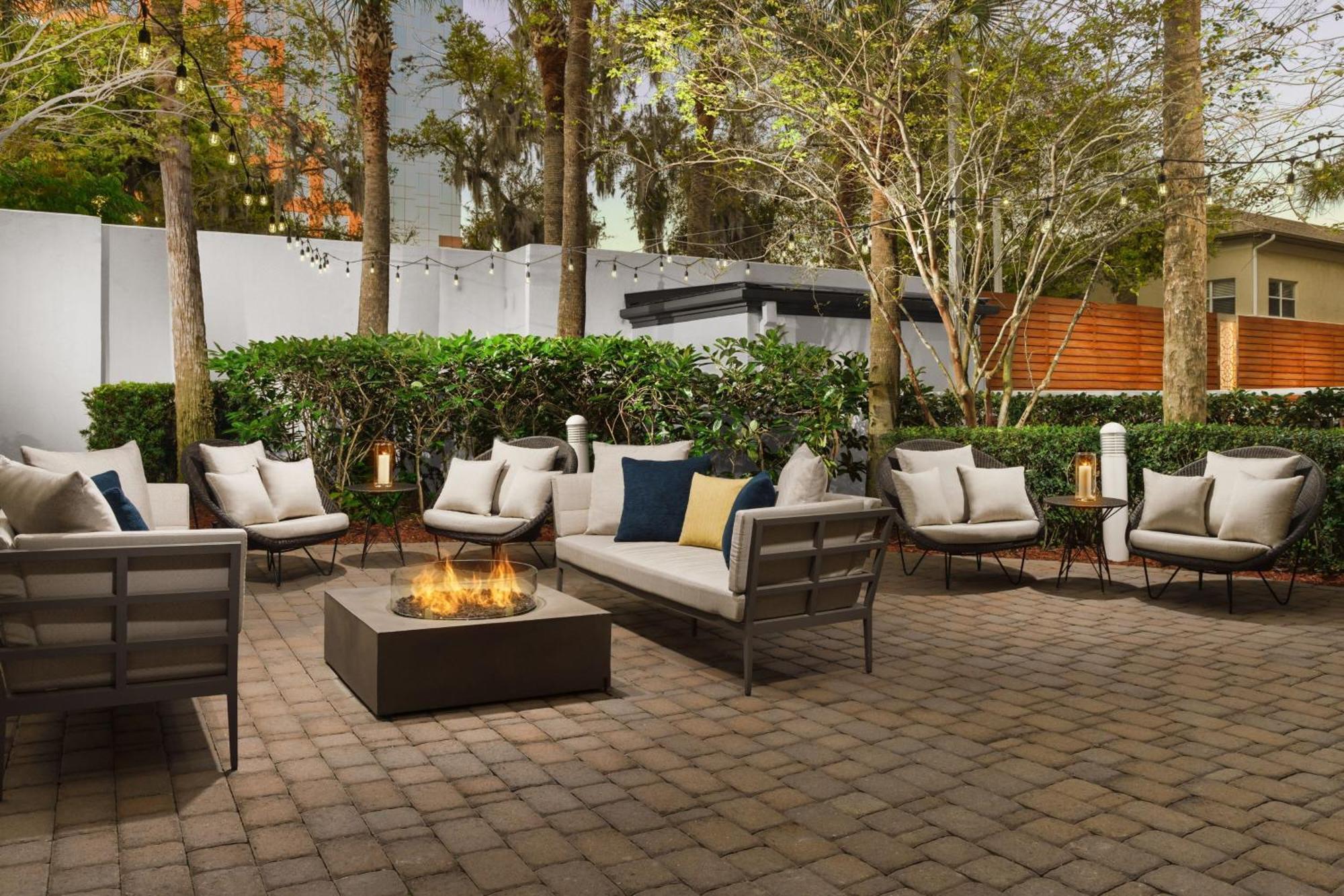 Courtyard By Marriott Orlando Downtown Hotel Екстериор снимка