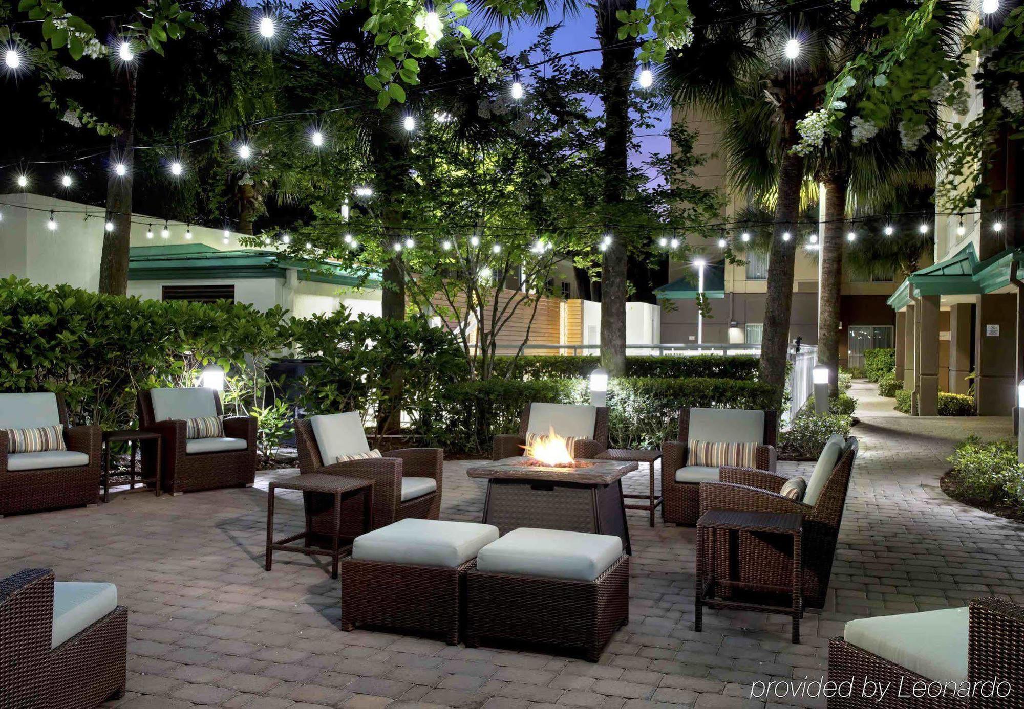 Courtyard By Marriott Orlando Downtown Hotel Екстериор снимка