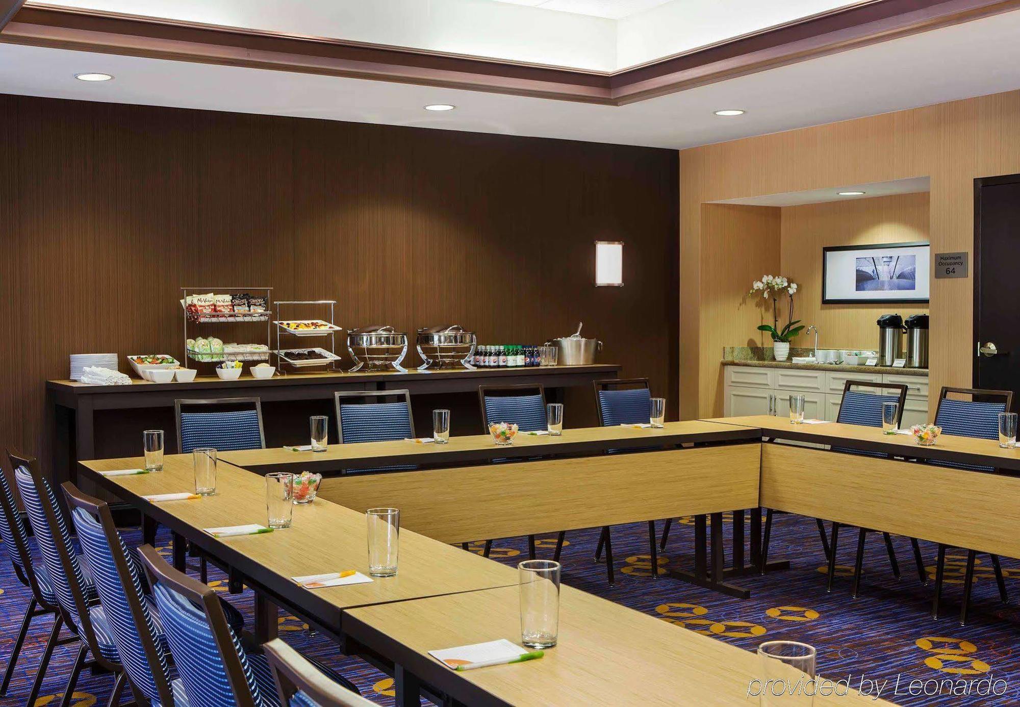 Courtyard By Marriott Orlando Downtown Hotel Бизнес снимка